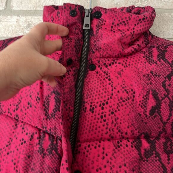 Betsey Johnson Snake Print Quilted Puffer Coat size S - Picture 5 of 8